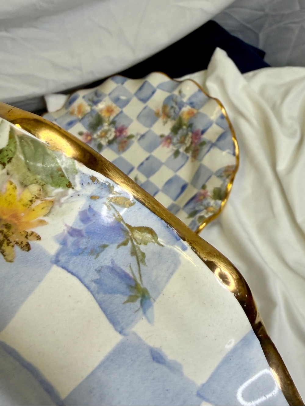 MACKENZIE-CHILDS Honeymoon Blue Morning Glory Dinner Plate Fluted Edge 11” x 2 - Picture 8 of 12